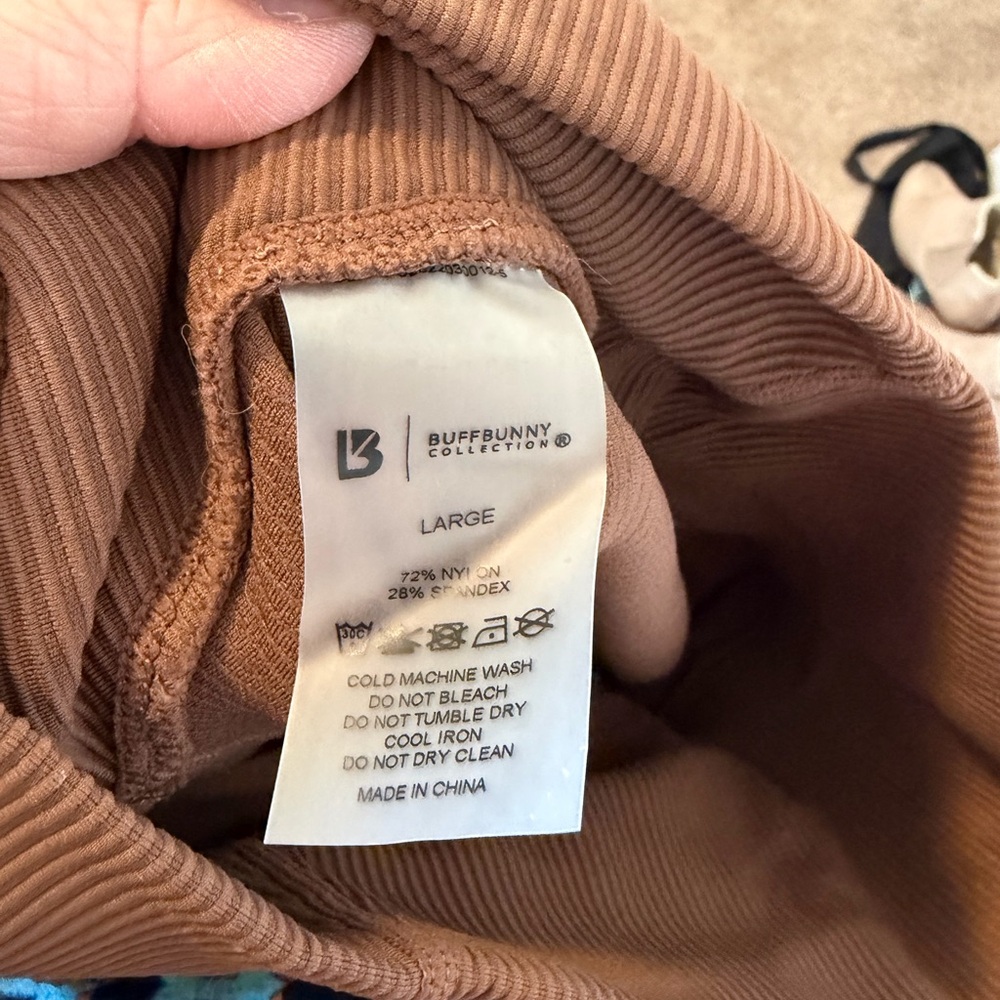 Buffbunny Material Girl Ribbed Leggings - Picture 5 of 5